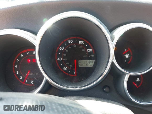 2008 Pontiac Vibe with VIN 5Y2SL65878Z408522, listed as a IAAI auction lot 41493690 with 111,888 mi miles. Bid and sale history available at carsss.com. Image 7.