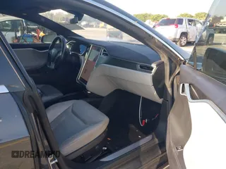 2015 Tesla Model S 85D with VIN 5YJSA1H46FF082264, listed as a IAAI auction lot 42068959 with 98,693 mi miles. Bid and sale history available at carsss.com. Image 5.