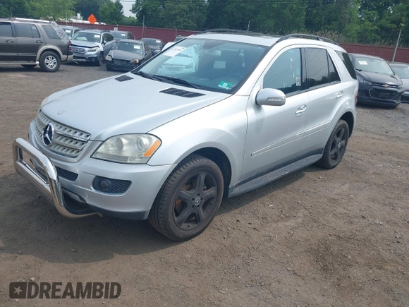 2008 Mercedes-Benz M 350 с VIN 4JGBB86E18A328811, выставлен на аукционе IAAI как лот 42511891 с пробегом 132 407 миль миль и . История ставок и продаж доступна на DreamBid. Изображение 2.