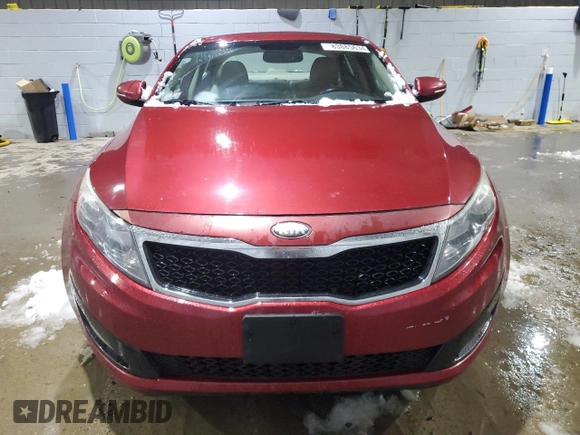 2013 Kia Optima EX z VIN 5XXGN4A70DG226773, wystawiony jako Copart lot #83885634 z przebiegiem 138 772 mil mil oraz Czysty tytuł • Clean title. Historia ofert i sprzedaży dostępna na DreamBid. Obrazek 5.