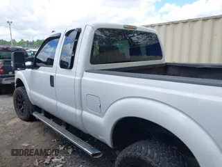 2012 Ford F-250 XL z VIN 1FT7X2B68CEC83648, wystawiony jako IAAI lot #42006789 z przebiegiem 322 286 mil mil oraz . Historia ofert i sprzedaży dostępna na DreamBid. Obrazek 13.