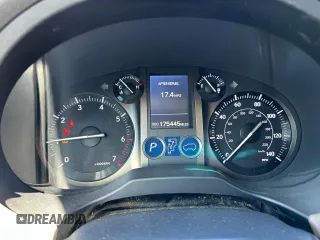 2013 Lexus GX 460 z VIN JTJBM7FX9D5063050, wystawiony jako Copart lot #53433645 z przebiegiem 175 445 mil mil oraz Tytuł czysty. Historia ofert i sprzedaży dostępna na DreamBid. Obrazek 8.
