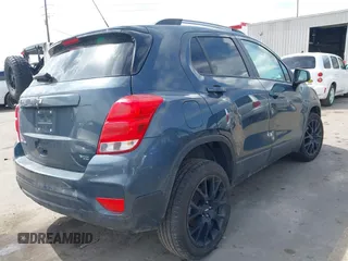 2022 Chevrolet Trax LT with VIN KL7CJPSM0NB528858, listed as a IAAI auction lot 41949198 with 48,810 mi miles and . Bid and sale history available at carsss.com. Image 4.