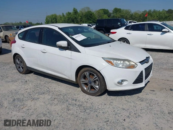 2014 Ford Focus SE with VIN 1FADP3K29EL180300, listed as a IAAI auction lot 42035362 with 1 mi miles. Bid and sale history available at carsss.com. Image 1.