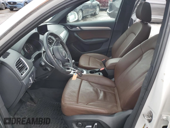 2017 Audi Q3 Premium Plus z VIN WA1JCCFS1HR001231, wystawiony jako Copart lot #47367255 z przebiegiem 50 426 mil mil oraz Nie do naprawy. Historia ofert i sprzedaży dostępna na DreamBid. Obrazek 7.