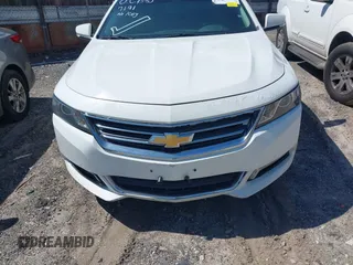 2018 Chevrolet Impala LT z VIN 2G1105S36J9121804, wystawiony jako IAAI lot #42197191 z przebiegiem 234 907 mil mil oraz . Historia ofert i sprzedaży dostępna na DreamBid. Obrazek 13.