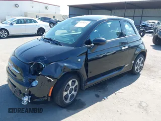 2017 FIAT 500e z VIN 3C3CFFGE9HT575748, wystawiony jako IAAI lot #42131492 z przebiegiem 74 713 mil mil oraz . Historia ofert i sprzedaży dostępna na DreamBid. Obrazek 2.