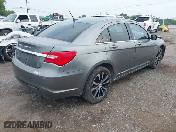 2013 Chrysler 200 Touring with VIN 1C3CCBBB4DN706903, listed as a IAAI auction lot 39901893 with 199,894 mi miles. Bid and sale history available at carsss.com. Image 4.