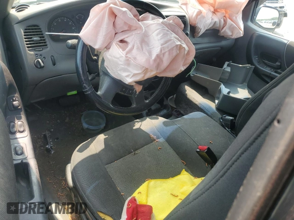 2004 Ford Ranger XL Fleet z VIN 1FTZR45E84TA02334, wystawiony jako Copart lot #59348615 z przebiegiem 223 780 mil mil oraz Szkoda całkowita • Salvage title. Historia ofert i sprzedaży dostępna na DreamBid. Obrazek 8.