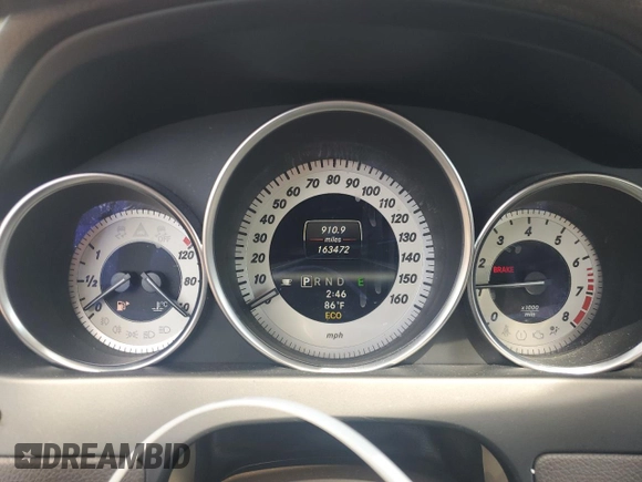 2013 Mercedes-Benz C 300 Sport с VIN WDDGF8AB2DR247801, выставлен на аукционе Copart как лот 62273505 с пробегом 163 472 миль миль и Списание • Salvage title. История ставок и продаж доступна на DreamBid. Изображение 9.