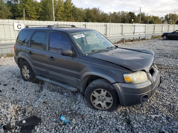 2006 Ford Escape XLT with VIN 1FMYU03186KB35165, listed as a Copart auction lot 71563254 with 206,450 mi miles and Clean Title. Bid and sale history available at carsss.com. Image 4.