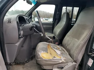 1999 Ford Econoline Cargo with VIN 1FTRE1424XHB64812, listed as a Copart auction lot 85494344 with 197,032 mi miles and Non Repairable. Bid and sale history available at carsss.com. Image 7.