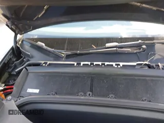 2024 Tesla Model Y Long Range z VIN 7SAYGDEE0RA263842, wystawiony jako IAAI lot #42106339 z przebiegiem 48 447 mil mil oraz . Historia ofert i sprzedaży dostępna na DreamBid. Obrazek 10.