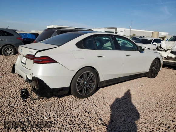 2024 BMW 5 Series 540i xDrive with VIN WBA63FJ02RCR69813, listed as a Copart auction lot 86380164 with 94 mi miles and Salvage Title. Bid and sale history available at carsss.com. Image 3.