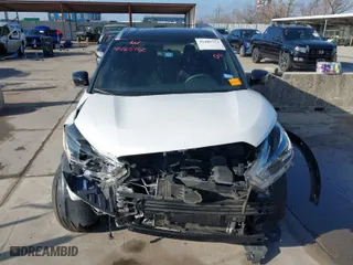 2019 Nissan Kicks S with VIN 3N1CP5CU4KL565977, listed as a IAAI auction lot 41485752 with 39,103 mi miles. Bid and sale history available at carsss.com. Image 12.