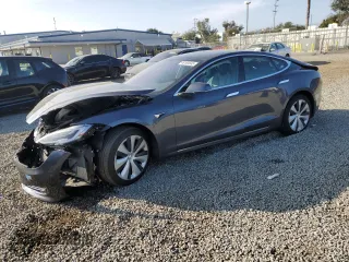 2021 Tesla Model S Long Range Plus z VIN 5YJSA1E20MF425022, wystawiony jako Copart lot #46169645 z przebiegiem 16 786 mil mil oraz Szkoda całkowita • Salvage title. Historia ofert i sprzedaży dostępna na DreamBid. Obrazek 1.