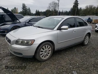 2004 Volvo S40 z VIN YV1MS382242015462, wystawiony jako Copart lot #80990264 z przebiegiem 193 137 mil mil oraz Czysty tytuł • Clean title. Historia ofert i sprzedaży dostępna na DreamBid. Obrazek 1.
