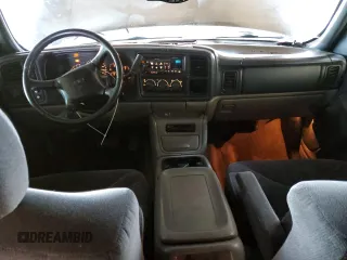 2002 GMC Yukon XL SLT z VIN 3GKFK16Z52G322815, wystawiony jako Copart lot #50641765 z przebiegiem Nie podano mil oraz Szkody całkowita. Historia ofert i sprzedaży dostępna na DreamBid. Obrazek 8.
