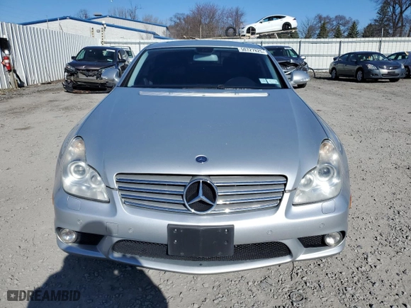 2008 Mercedes-Benz CLS-Class 5.5L with VIN WDDDJ72X98A136138, listed as a Copart auction lot 50727825 with 142,641 mi miles and Salvage Title. Bid and sale history available at carsss.com. Image 5.