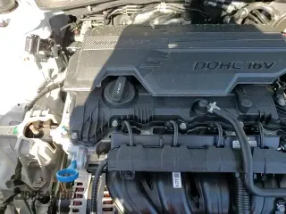 2025 Hyundai Kona SEL z VIN KM8HBCAB7SU324231, wystawiony jako Copart lot #85828355 z przebiegiem 7 117 mil mil oraz Nie do naprawy • Non repairable. Historia ofert i sprzedaży dostępna na DreamBid. Obrazek 15.