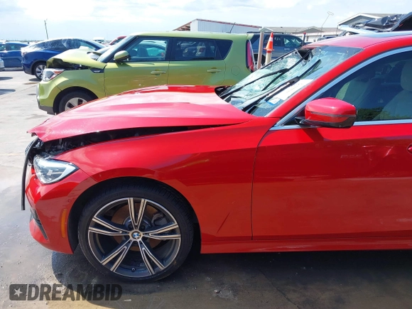 2021 BMW 3 Series 330i z VIN 3MW5R1J08M8B56246, wystawiony jako IAAI lot #42355325 z przebiegiem 48 699 mil mil oraz . Historia ofert i sprzedaży dostępna na DreamBid. Obrazek 17.