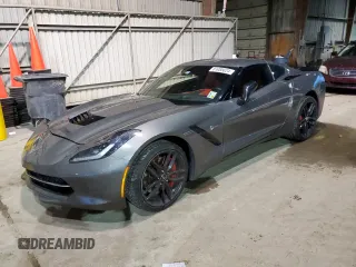 2015 Chevrolet Corvette Z51 3LT z VIN 1G1YM2D7XF5103473, wystawiony jako Copart lot #81085824 z przebiegiem Nie podano mil oraz Szkoda całkowita • Salvage title. Historia ofert i sprzedaży dostępna na DreamBid. Obrazek 1.