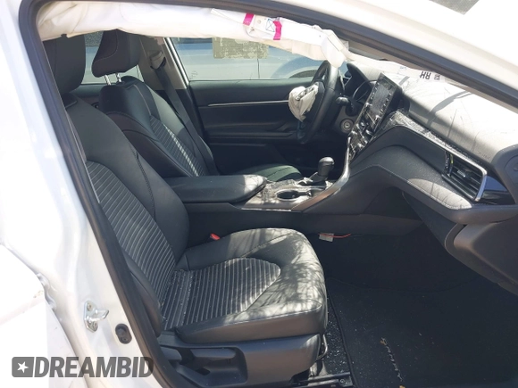 2023 Toyota Camry SE z VIN 4T1G11AK1PU774077, wystawiony jako IAAI lot #41747862 z przebiegiem 63 106 mil mil oraz . Historia ofert i sprzedaży dostępna na DreamBid. Obrazek 5.