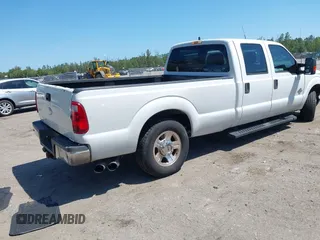 2011 Ford Super Duty F-250 SRW XL with VIN 1FT7W2AT7BED04109, listed as a IAAI auction lot 42057964 with 263,060 mi miles. Bid and sale history available at carsss.com. Image 4.