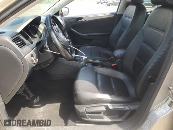 2015 Volkswagen Jetta SE с VIN 3VWD07AJ3FM221970, выставлен на аукционе Copart как лот 54586255 с пробегом 144 727 миль миль и Списание • Salvage title. История ставок и продаж доступна на DreamBid. Изображение 7.