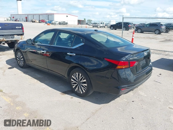2024 Nissan Altima SV with VIN 1N4BL4DV9RN388218, listed as a IAAI auction lot 42670071 with 33,247 mi miles and . Bid and sale history available at DreamBid. Image 3.