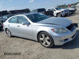 2012 Lexus LS 460 L z VIN JTHGL5EF4C5045481, wystawiony jako IAAI lot #41814937 z przebiegiem 96 449 mil mil oraz . Historia ofert i sprzedaży dostępna na DreamBid. Obrazek 1.