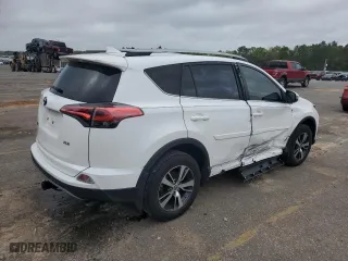 2018 Toyota RAV4 XLE with VIN 2T3WFREV3JW489234, listed as a Copart auction lot 51530985 with 34,805 mi miles and Salvage Title. Bid and sale history available at carsss.com. Image 3.