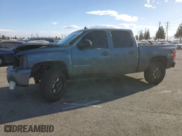 2007 Chevrolet Silverado 1500 LT w/1LT with VIN 2GCEC13J571542006, listed as a Copart auction lot 41470855 with 196,101 mi miles and Salvage Title. Bid and sale history available at carsss.com. Image 1.