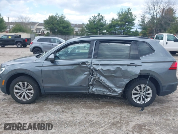 2020 Volkswagen Tiguan S с VIN 3VV1B7AX3LM103449, выставлен на аукционе IAAI как лот 42044171 с пробегом 45 195 миль миль и . История ставок и продаж доступна на DreamBid. Изображение 14.