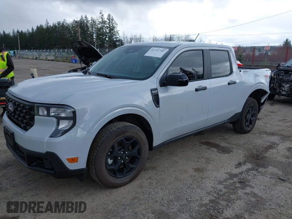 2025 Ford Maverick z VIN 3FTTW8JA1SRA04479, wystawiony jako IAAI lot #41797702 z przebiegiem 2 388 mil mil oraz . Historia ofert i sprzedaży dostępna na DreamBid. Obrazek 18.