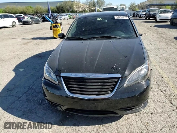 2012 Chrysler 200 Touring z VIN 1C3CCBBG0CN277060, wystawiony jako Copart lot #57295715 z przebiegiem 140 979 mil mil oraz Szkoda całkowita • Salvage title. Historia ofert i sprzedaży dostępna na DreamBid. Obrazek 13.