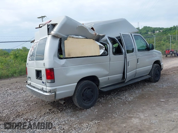 2008 Ford Econoline Passenger XL z VIN 1FBNE31LX8DA94009, wystawiony jako IAAI lot #42360766 z przebiegiem 154 504 mil mil oraz . Historia ofert i sprzedaży dostępna na DreamBid. Obrazek 4.