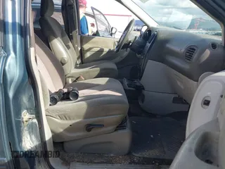 2005 Dodge Caravan SXT with VIN 2D4GP44L75R344026, listed as a IAAI auction lot 41722589 with 227,287 mi miles and . Bid and sale history available at carsss.com. Image 5.