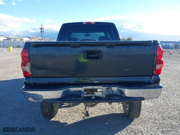 2004 Chevrolet Silverado 2500 Crew Cab LT with VIN 1GCGC23UX4F155545, listed as a IAAI auction lot 41521553 with 149,047 mi miles. Bid and sale history available at carsss.com. Image 16.