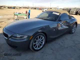 2008 BMW Z4 3.0i z VIN 4USBU33528LW75357, wystawiony jako Copart lot #82056754 z przebiegiem 72 841 mil mil oraz Szkoda całkowita • Salvage title. Historia ofert i sprzedaży dostępna na DreamBid. Obrazek 1.