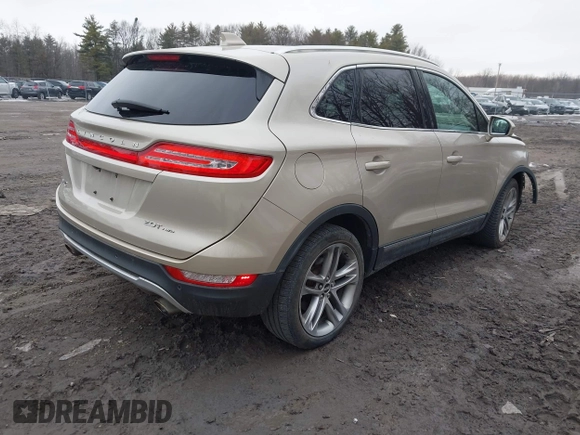 2017 Lincoln MKC Reserve with VIN 5LMCJ3D93HUL54581, listed as a IAAI auction lot 41711244 with 63,806 mi miles. Bid and sale history available at carsss.com. Image 4.