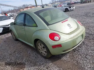 2008 Volkswagen New Beetle Coupe S with VIN 3VWPW31C58M520157, listed as a IAAI auction lot 41580195 with 1 mi miles. Bid and sale history available at carsss.com. Image 3.