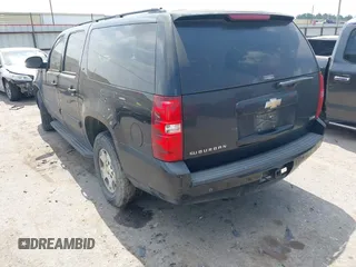 2008 Chevrolet Suburban 3LT z VIN 3GNFC16018G108883, wystawiony jako IAAI lot #42271973 z przebiegiem Nie podano mil oraz . Historia ofert i sprzedaży dostępna na DreamBid. Obrazek 3.