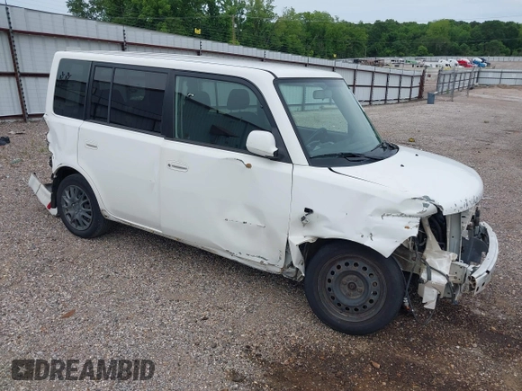 2005 Scion xB z VIN JTLKT324154018321, wystawiony jako IAAI lot #42189716 z przebiegiem 204 574 mil mil oraz . Historia ofert i sprzedaży dostępna na DreamBid. Obrazek 1.