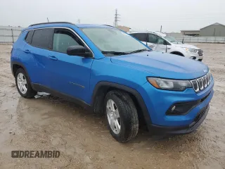2022 Jeep Compass Latitude with VIN 3C4NJCBB7NT119404, listed as a Copart auction lot 64697404 with 48,743 mi miles and Salvage Title. Bid and sale history available at DreamBid. Image 4.