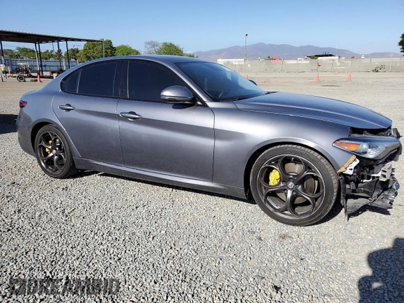 2018 Alfa Romeo Giulia Ti Sport z VIN ZARFAECN7J7576954, wystawiony jako Copart lot #57152095 z przebiegiem 80 235 mil mil oraz Szkoda całkowita • Salvage title. Historia ofert i sprzedaży dostępna na DreamBid. Obrazek 4.