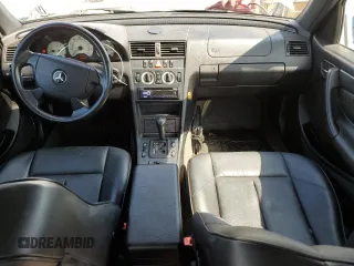1999 Mercedes-Benz C 230/260/280/320 с VIN WDBHA24G3XA757741, выставлен на аукционе Copart как лот 62602045 с пробегом 85 928 миль миль и Чистый • Clean title. История ставок и продаж доступна на DreamBid. Изображение 8.