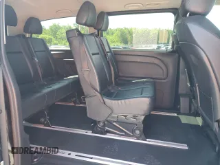 2018 Mercedes-Benz Metris Passenger z VIN WD4PG2EE1J3490089, wystawiony jako Copart lot #59262605 z przebiegiem 175 576 mil mil oraz Czysty tytuł • Clean title. Historia ofert i sprzedaży dostępna na DreamBid. Obrazek 11.