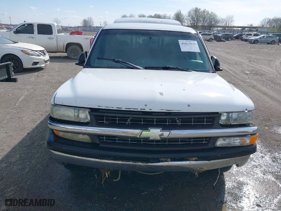 1999 Chevrolet Silverado 1500 with VIN 1GCEC14W2XE158287, listed as a IAAI auction lot 41829042 with 261,504 mi miles. Bid and sale history available at carsss.com. Image 6.