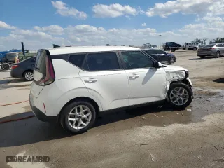 2025 Kia Soul LX with VIN KNDJ23AU4S7926803, listed as a Copart auction lot 45175715 with 4,194 mi miles and Salvage Title. Bid and sale history available at carsss.com. Image 3.